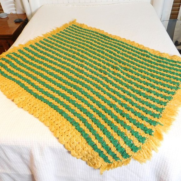 Vintage Green Yellow Shell Afghan Throw Shell & Fringe Border 46" x 38 - Picture 1 of 6